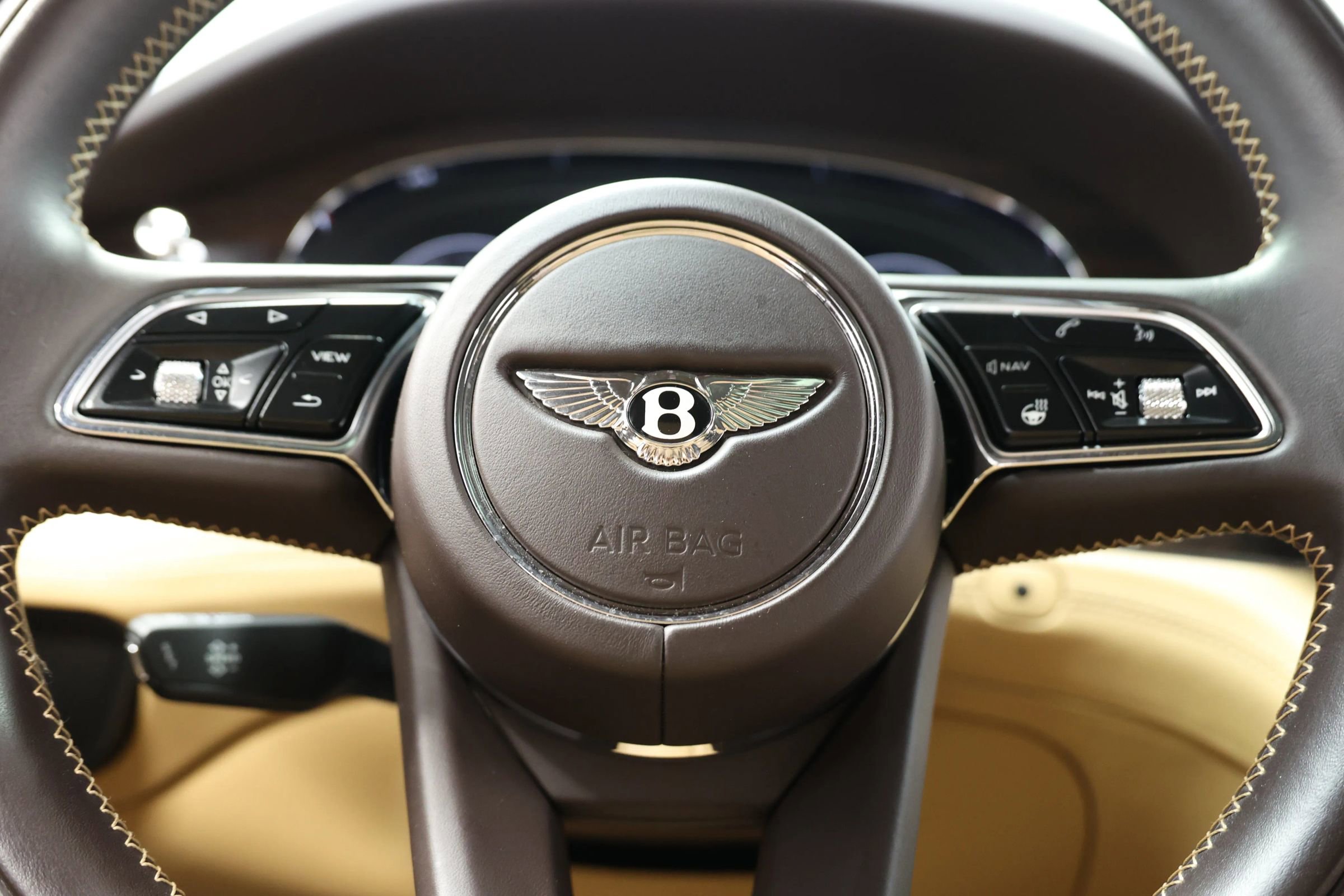 Used 2021 Bentley Bentayga AWD/4WD image 26