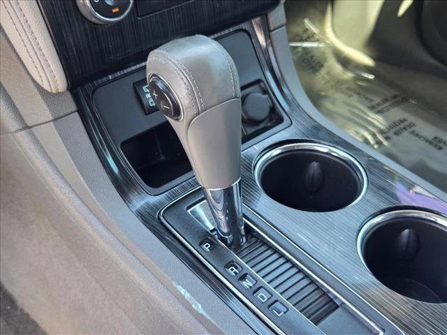 Used 2017 Chevrolet Traverse LT image 12