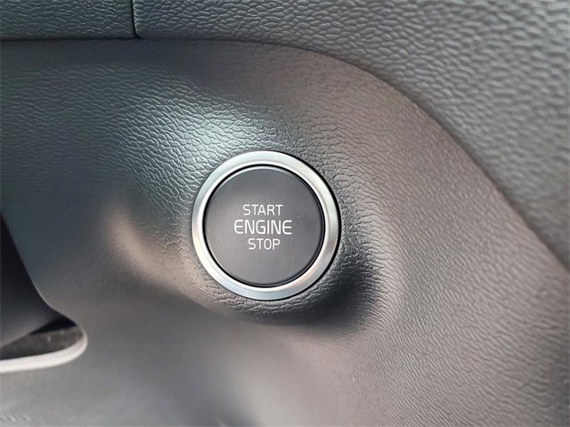 Used 2025 Volvo XC40 B5 Core w/ Protection Package Premier image 21