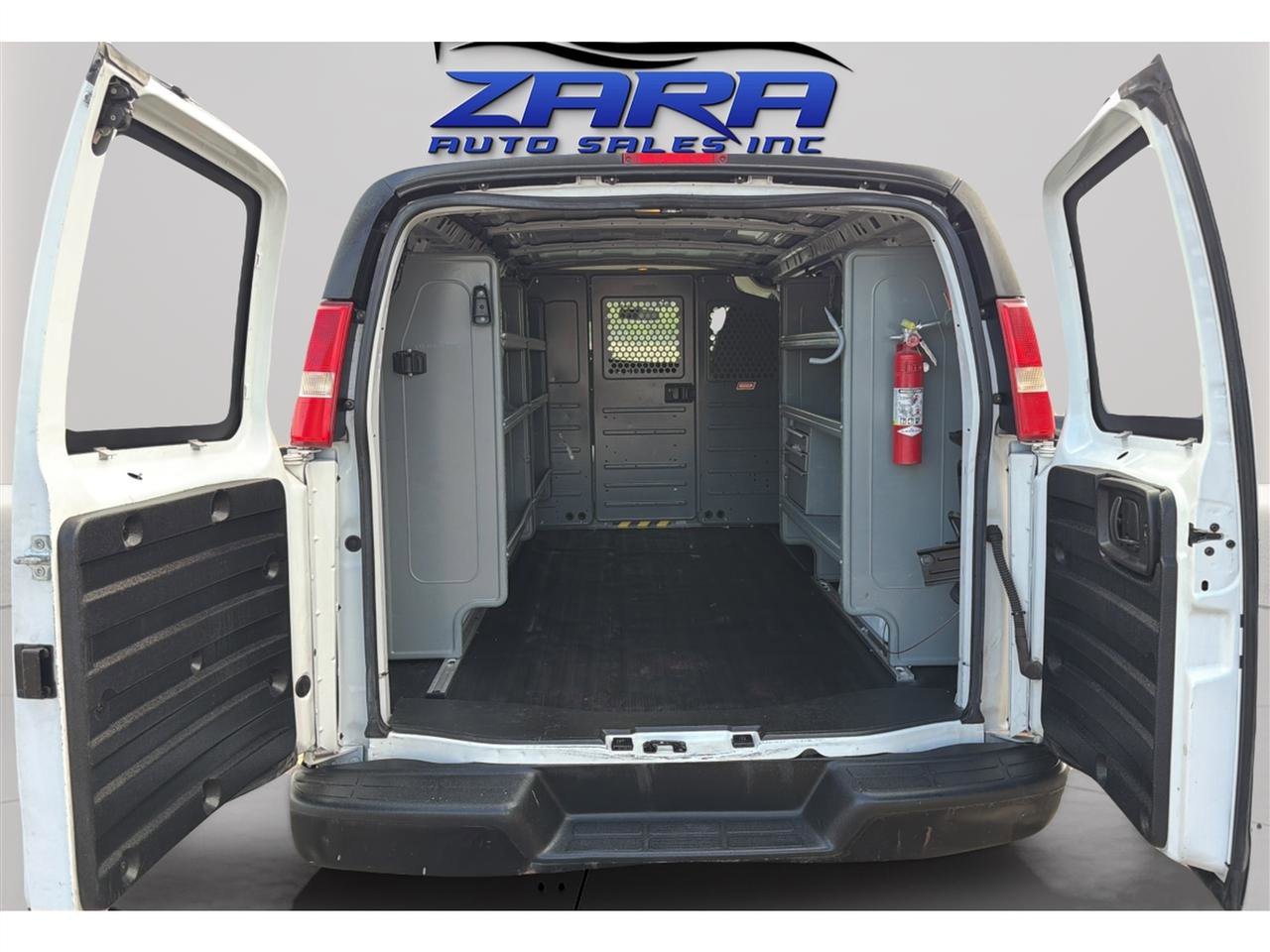 Used 2014 GMC Savana 1500 AWD image 28