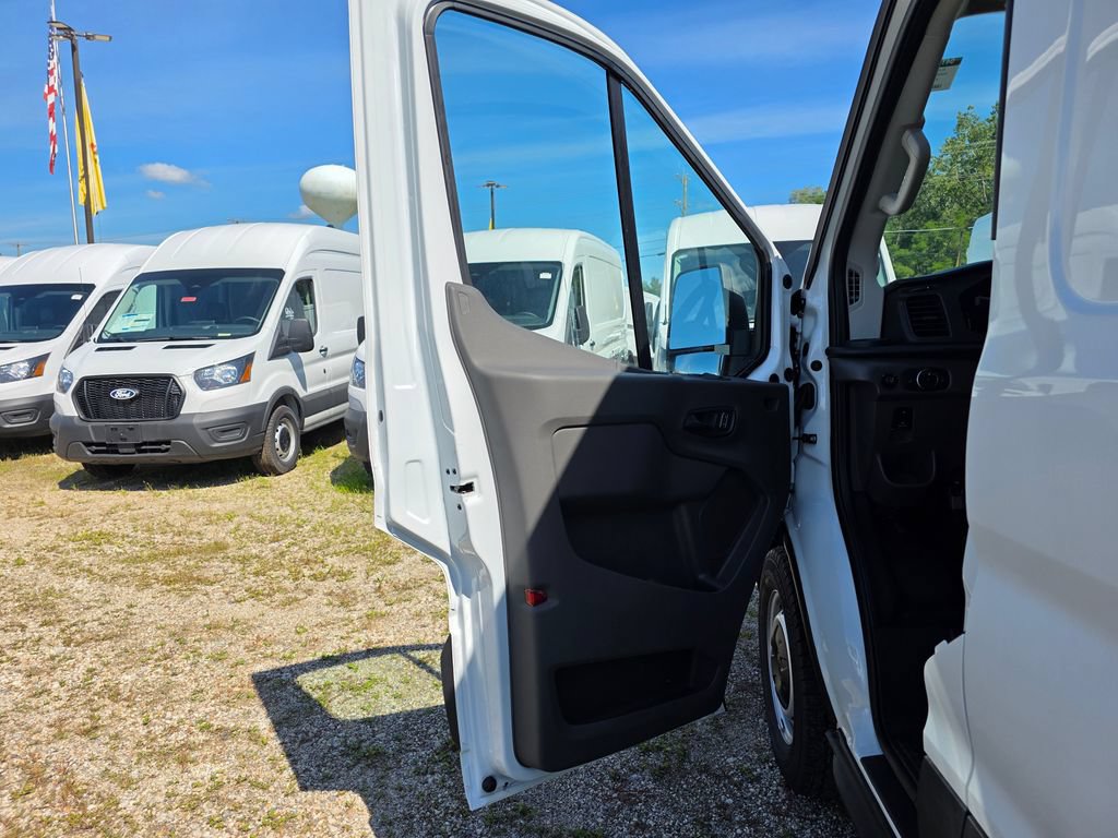 New 2026 Ford Transit 250 148 Medium Roof RWD image 22