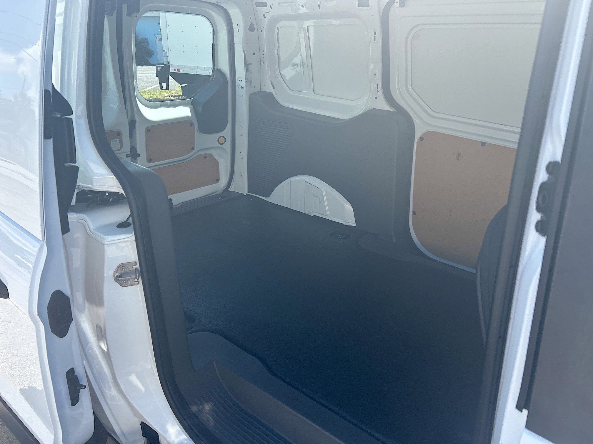 Used 2019 Ford Transit Connect XL image 25