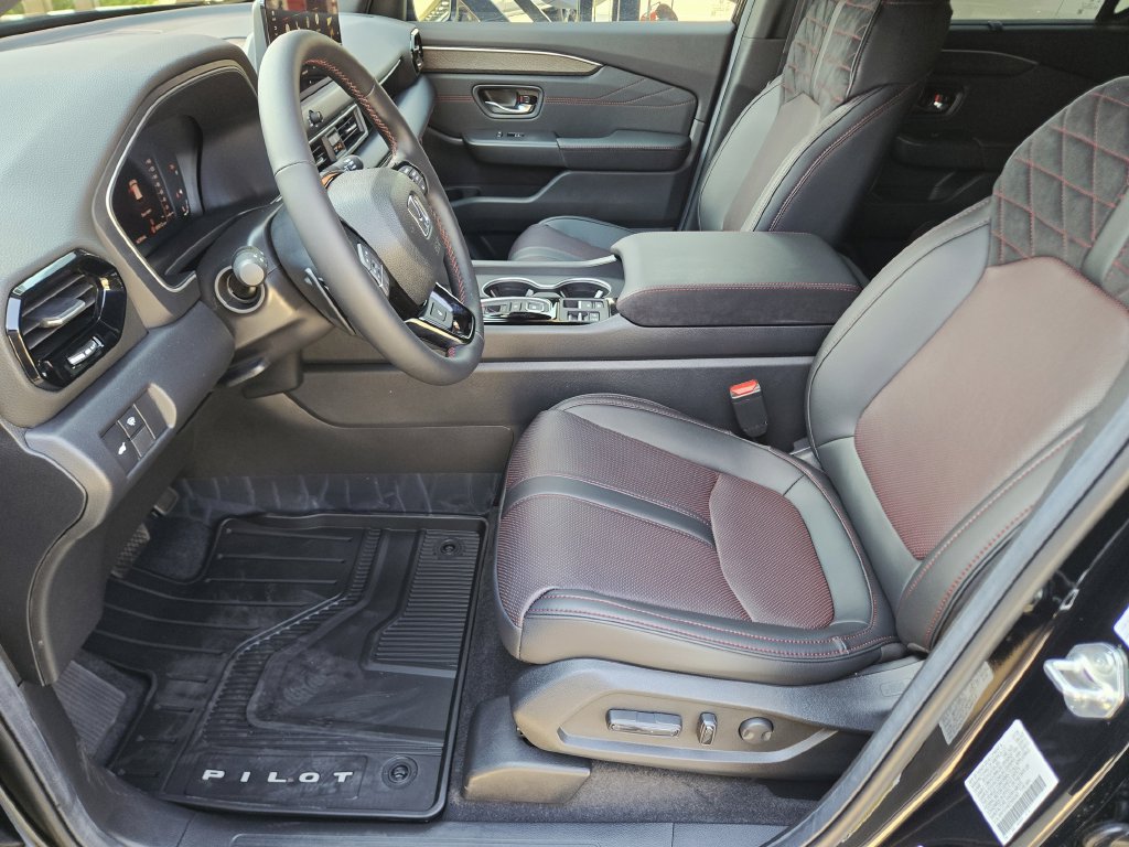 New 2026 Honda Pilot Black Edition image 7