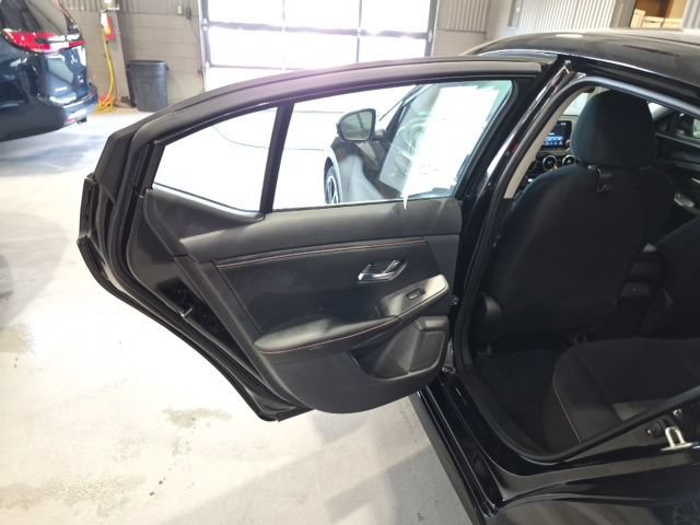 Used 2024 Nissan Sentra SR FWD image 17