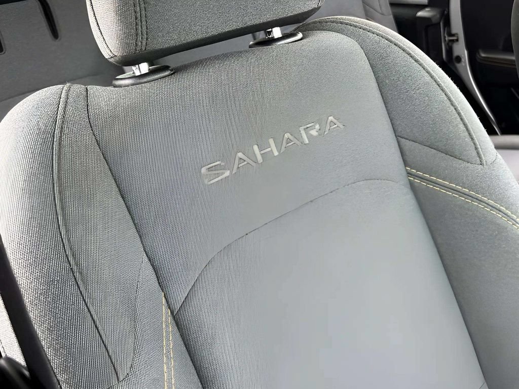 Used 2024 Jeep Wrangler Unlimited Sahara AWD/4WD image 42