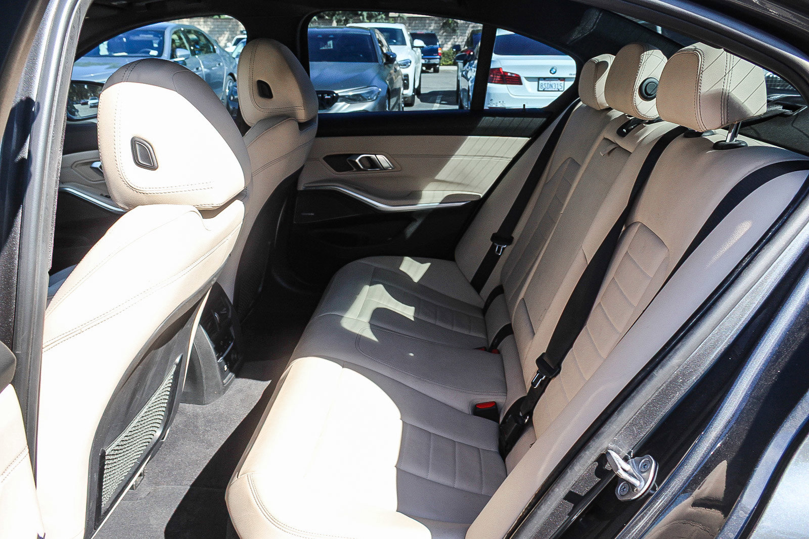 Used 2019 BMW 330i Sedan w/ M Sport Package image 18