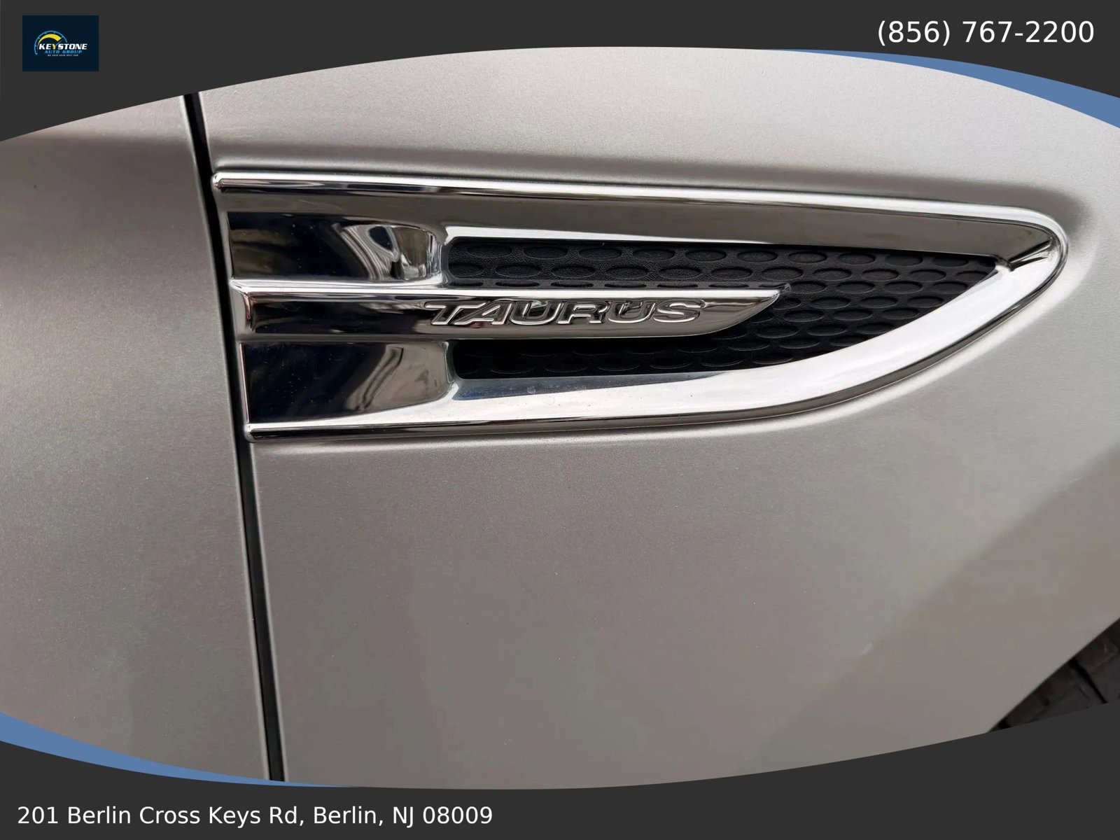 Used 2016 Ford Taurus SE FWD image 9