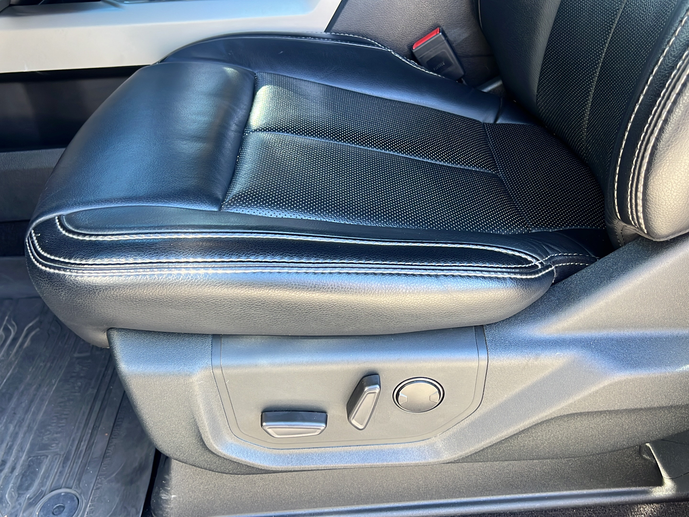 Used 2020 Ford F150 Lariat AWD/4WD image 14