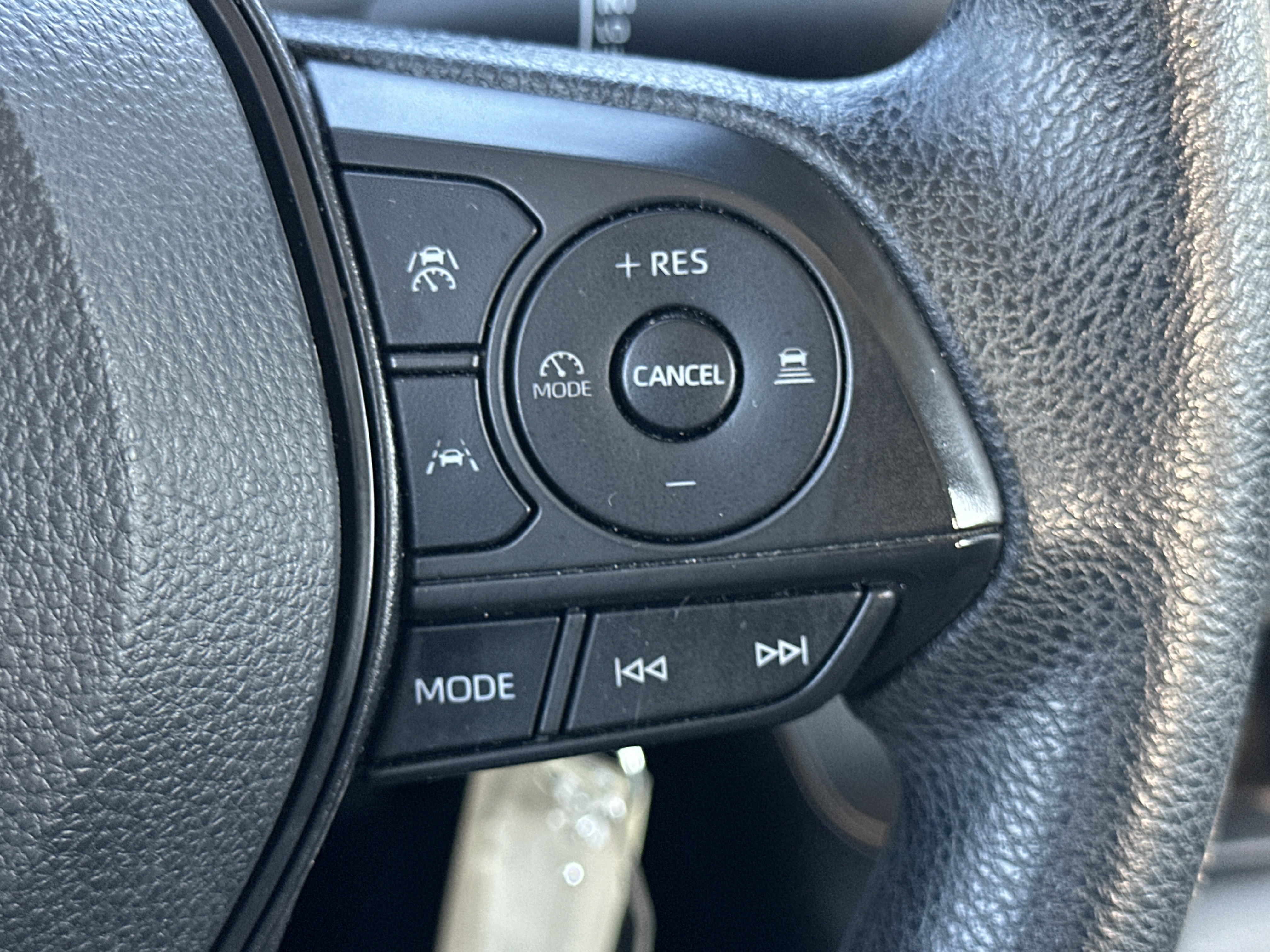 Used 2024 Toyota Corolla LE FWD image 25