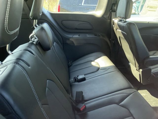 New 2026 Chrysler Pacifica Select image 17