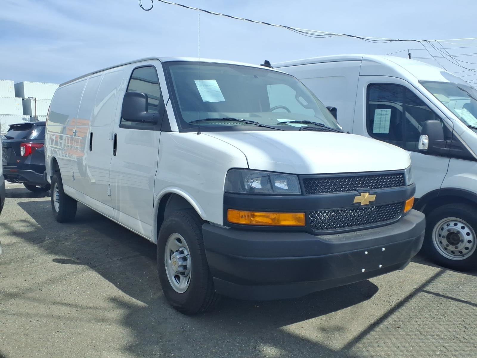 Used 2025 Chevrolet Express 3500 Extended w/ Driver Convenience Package image 1