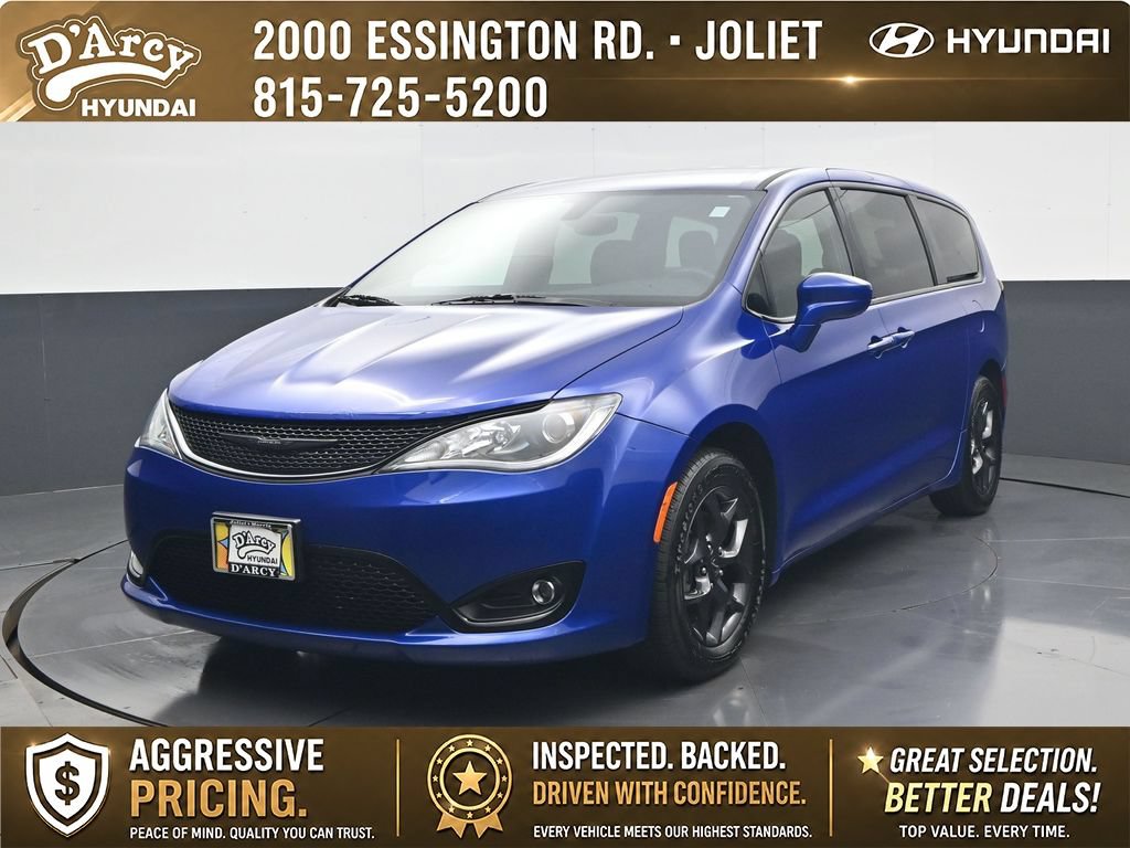 Used 2019 Chrysler Pacifica Touring Plus w/ S Appearance Package FWD image 1