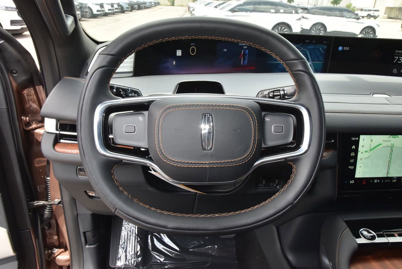 New 2026 Lincoln Navigator L Black Label AWD/4WD image 22