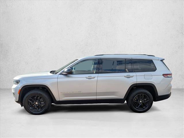 Used 2023 Jeep Grand Cherokee L Laredo image 9