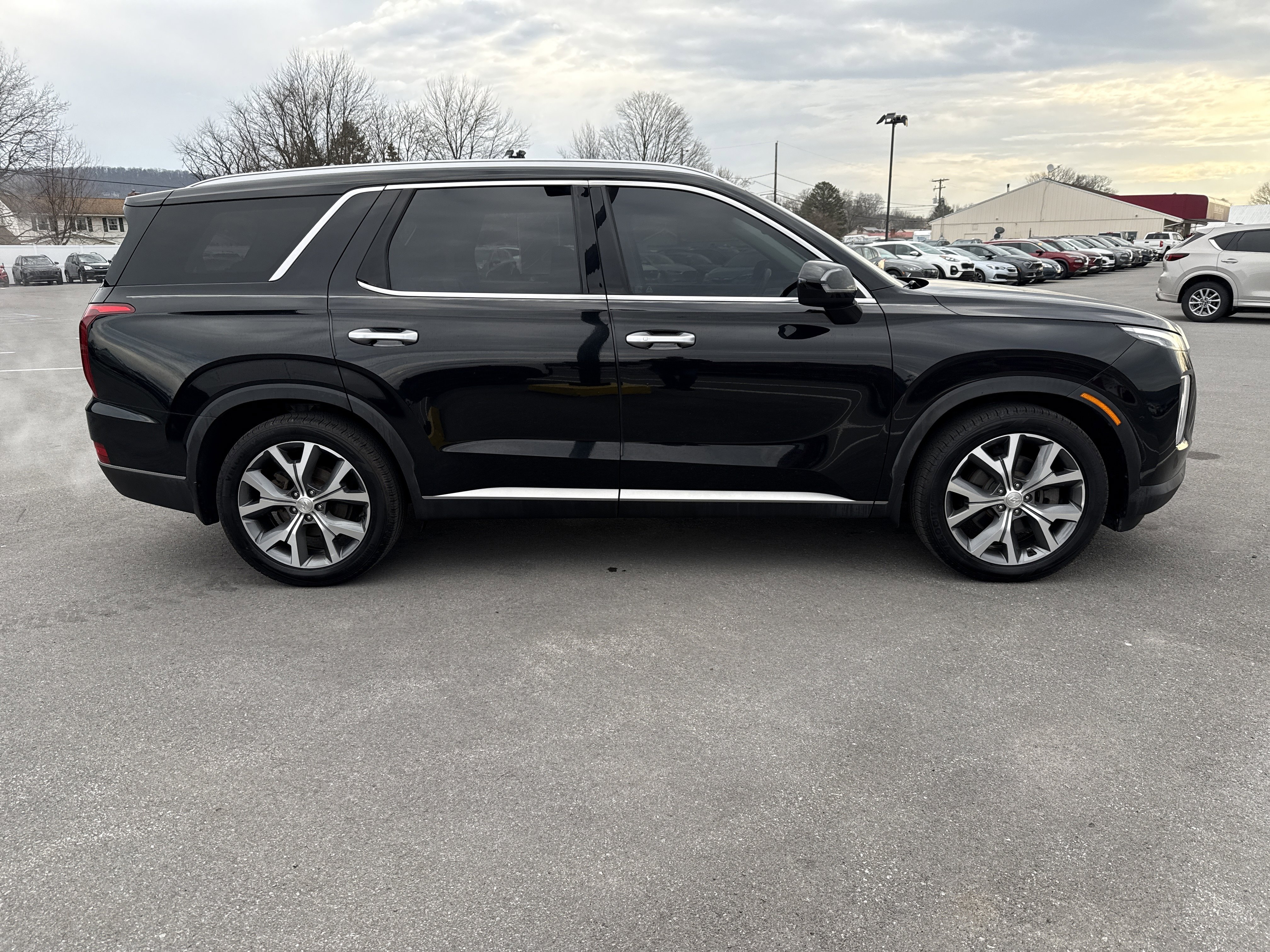 Used 2022 Hyundai Palisade SEL w/ Premium Package image 2