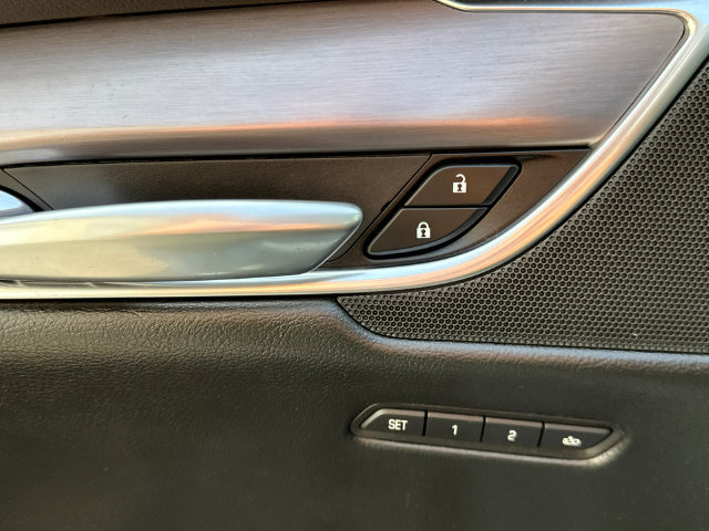 Used 2018 Cadillac XT5 Premium Luxury AWD/4WD image 26