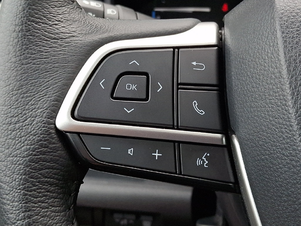 Used 2025 Toyota Sienna XLE FWD image 22