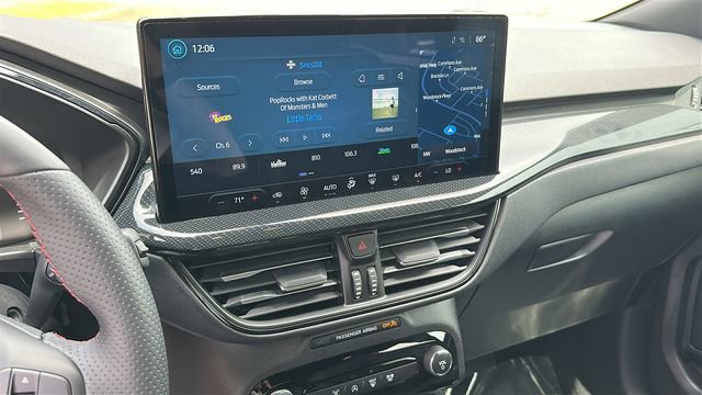 Used 2024 Ford Escape ST-Line w/ Tech Pack #1 FWD image 28