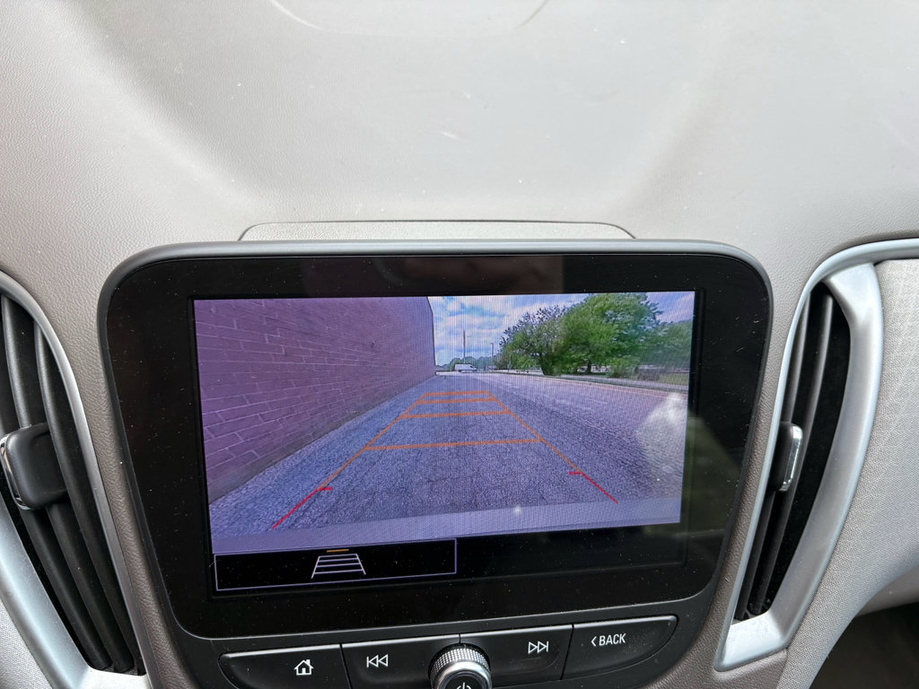 Used 2023 Chevrolet Malibu LT FWD image 33