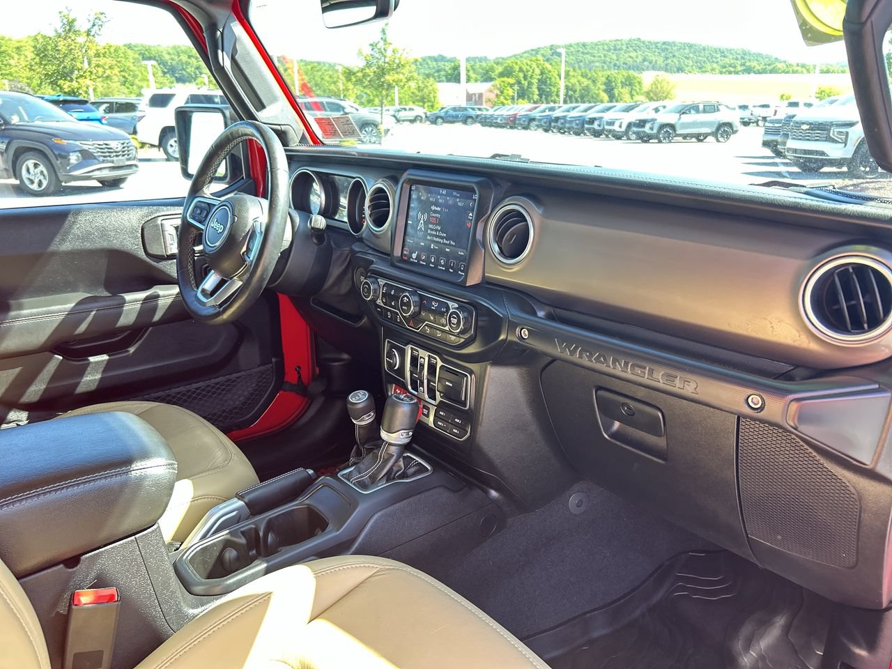 Used 2018 Jeep Wrangler Unlimited Rubicon AWD/4WD image 14