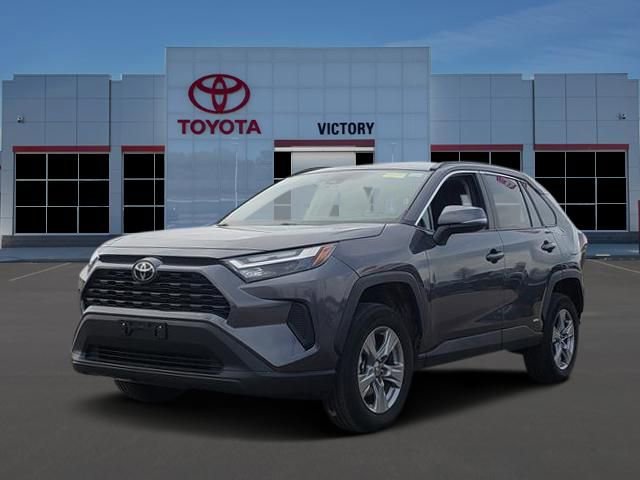 Used 2025 Toyota RAV4 XLE AWD/4WD image 1