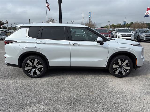 New 2026 Mitsubishi Outlander SE AWD/4WD image 7