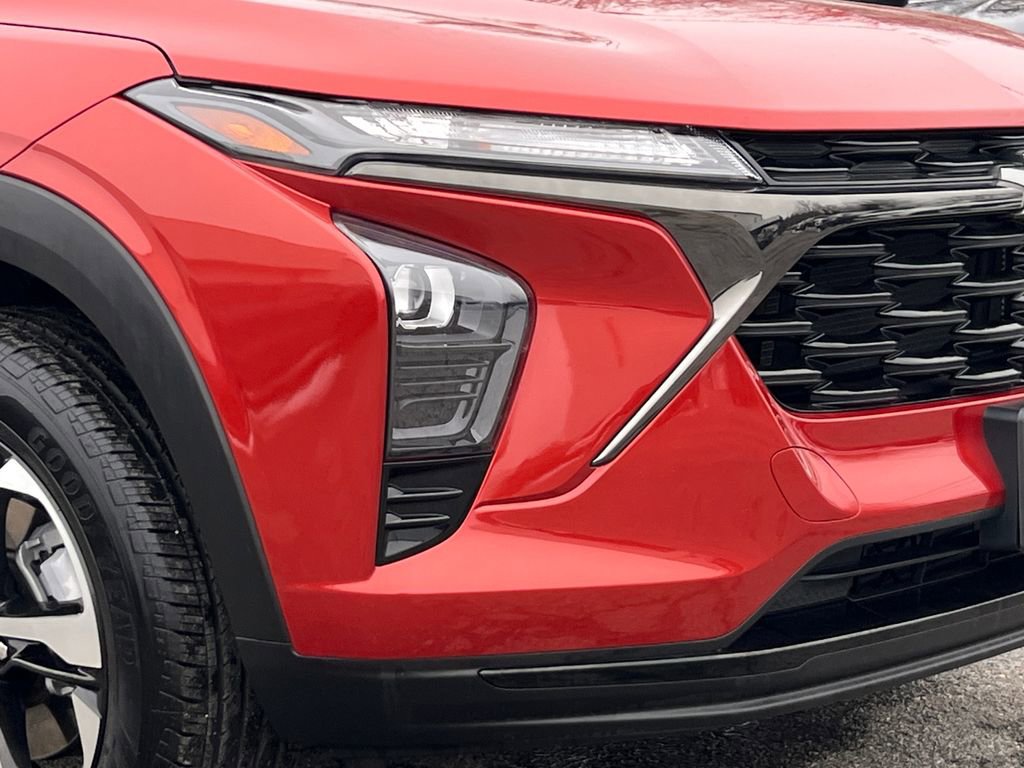 Used 2024 Chevrolet Trax RS w/ Driver Confidence Package image 9