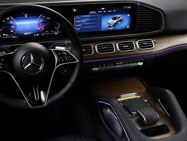 New 2025 Mercedes-Benz GLE 450 4MATIC image 16