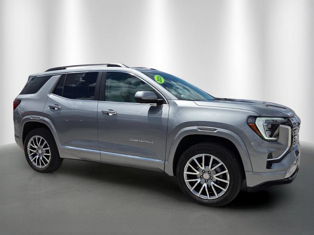 Used 2026 GMC Terrain Denali AWD/4WD image 2
