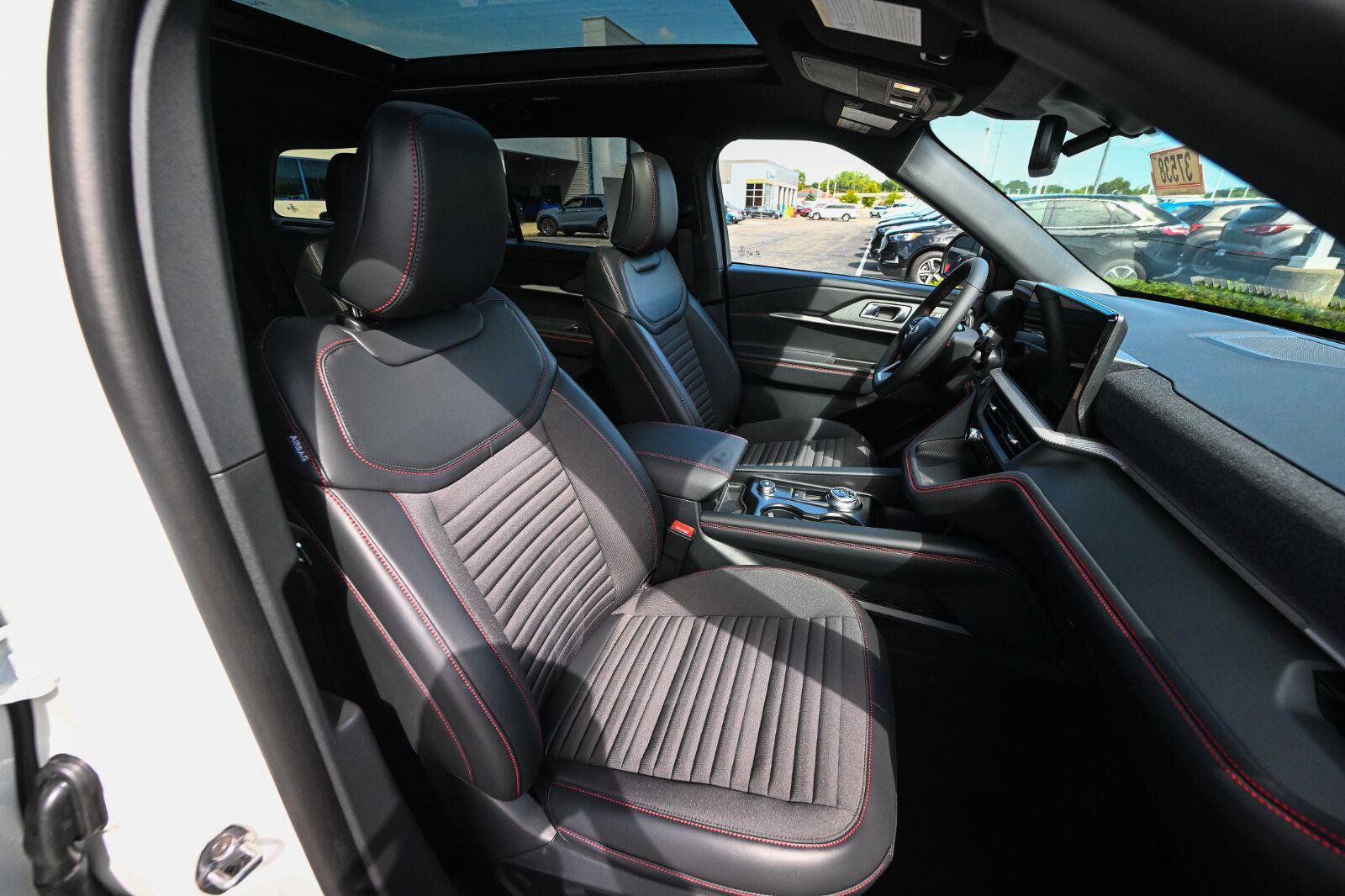 New 2026 Ford Explorer ST-Line w/ ST-Line Street Pack AWD/4WD image 23