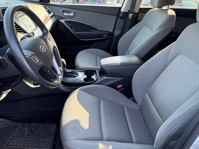 Used 2017 Hyundai Santa Fe SE AWD/4WD image 9