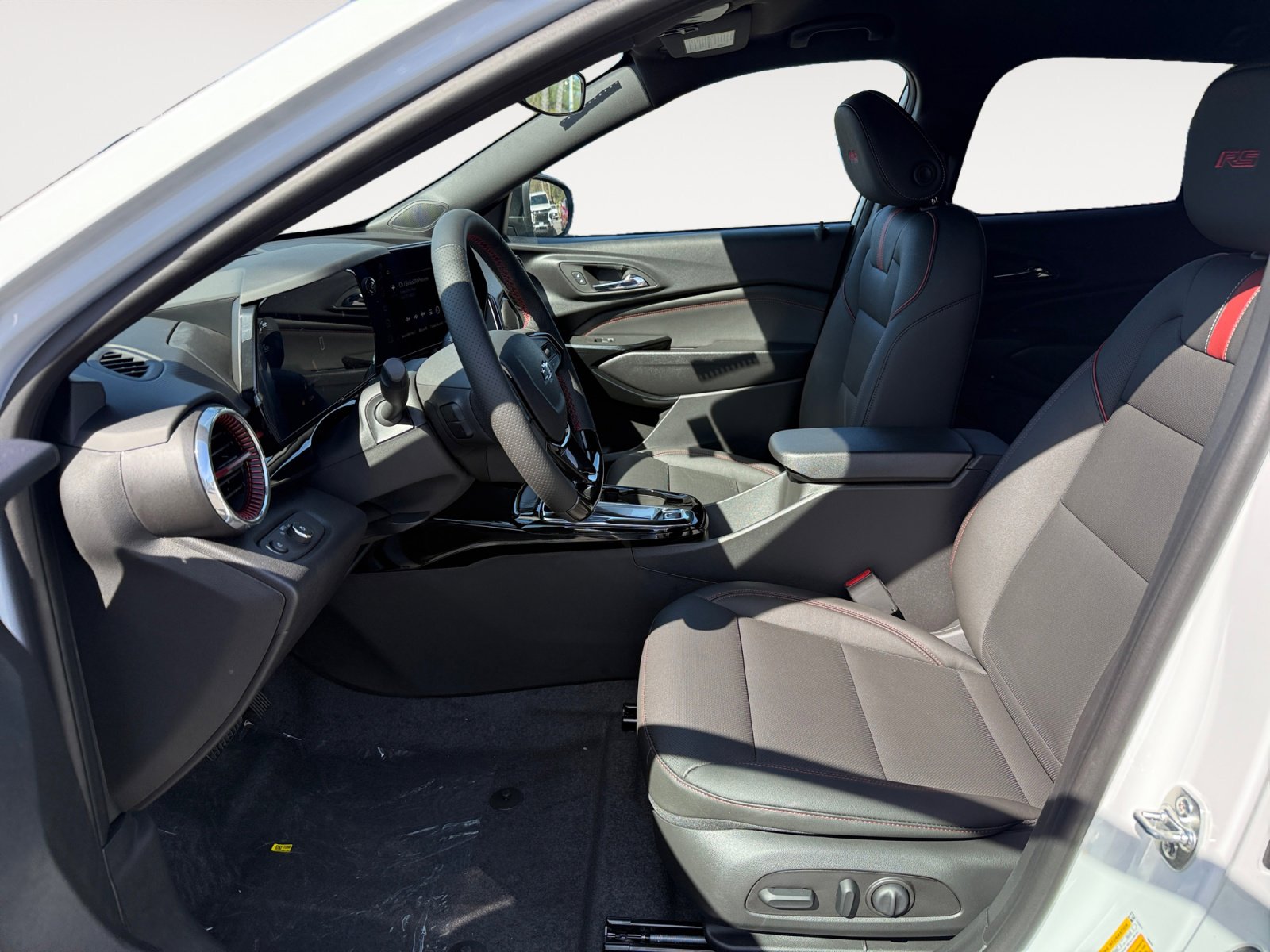 New 2026 Chevrolet Trax RS w/ Driver Confidence Package image 10