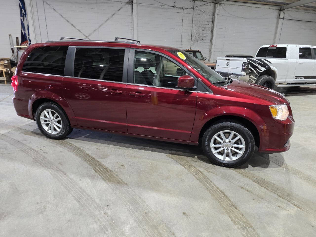 Used 2019 Dodge Grand Caravan SXT image 17