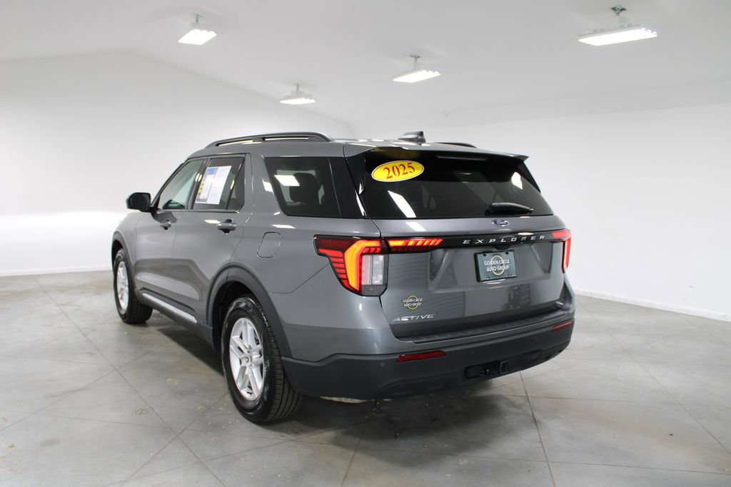 Used 2025 Ford Explorer Active image 7