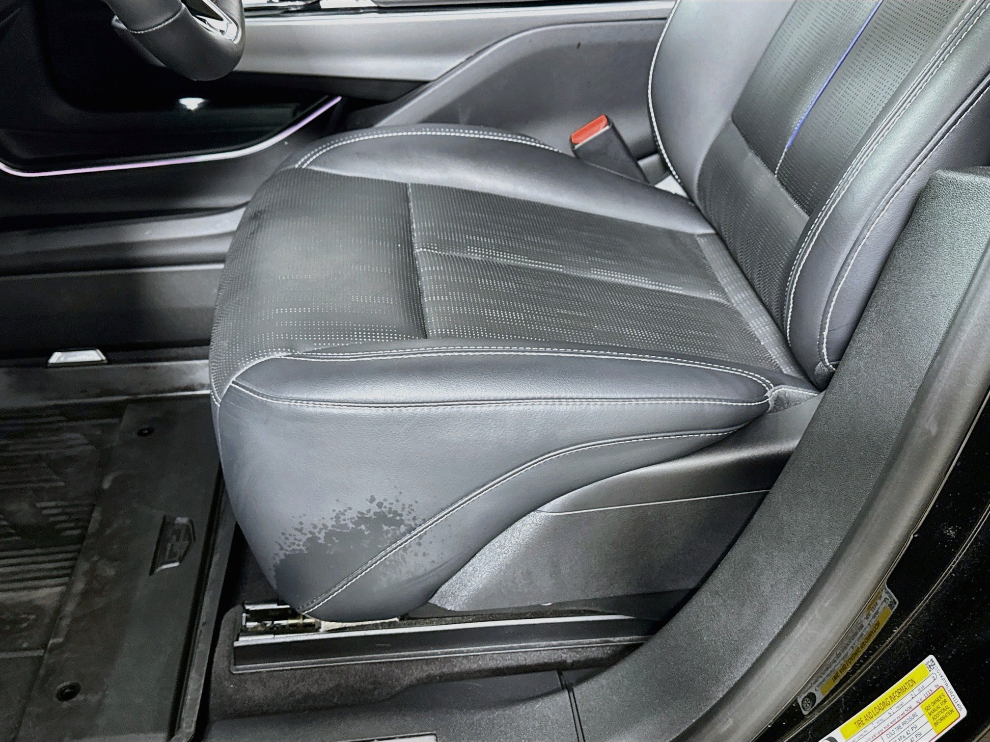 Used 2024 Cadillac Lyriq Sport w/ LPO, Floor Liner Package AWD/4WD image 22