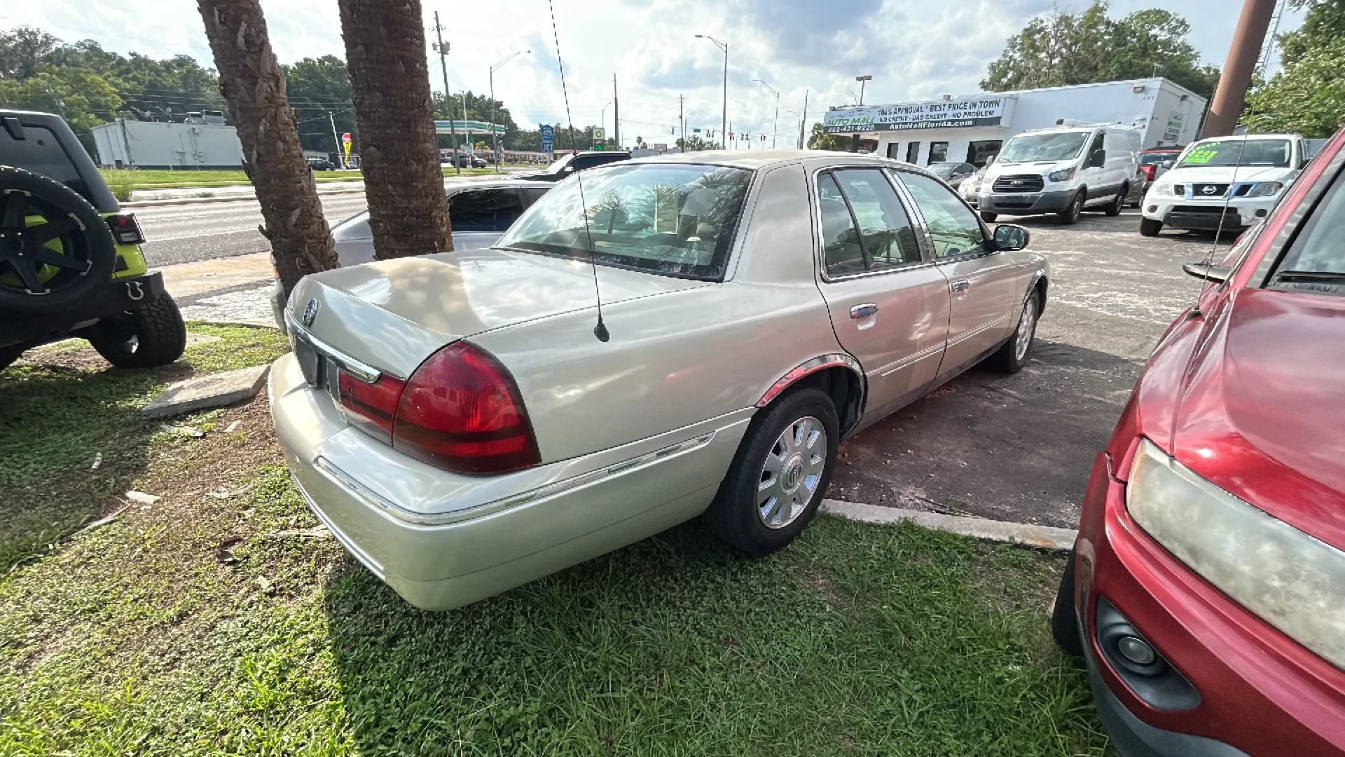 Used 2005 Mercury Grand Marquis LSE RWD image 4