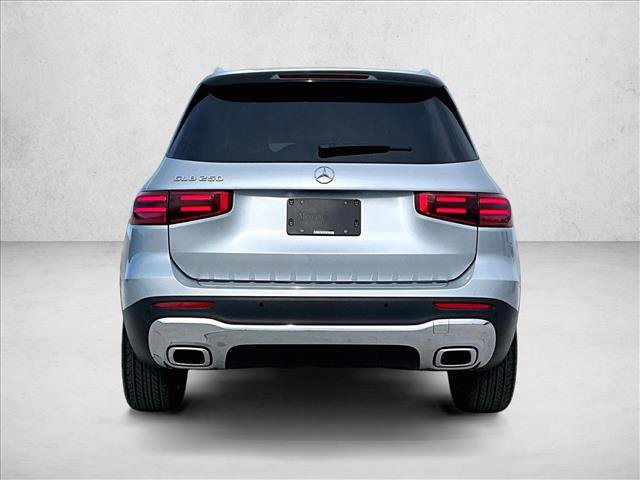Used 2026 Mercedes-Benz GLB 250 image 4