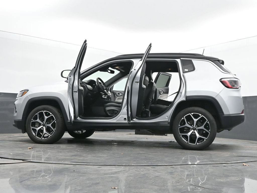 Used 2025 Jeep Compass Limited AWD/4WD image 73