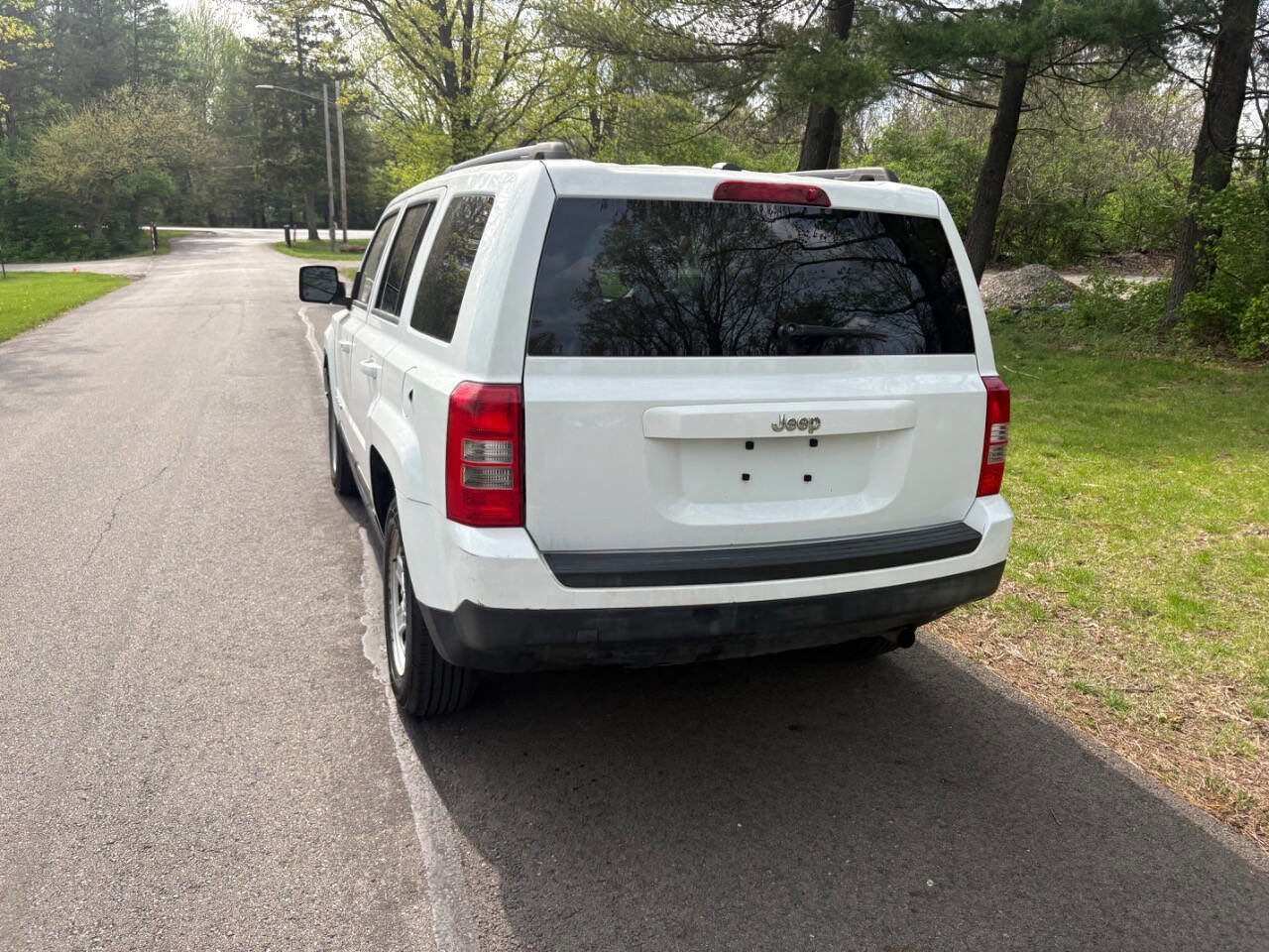 Used 2016 Jeep Patriot Sport w/ Power Value Group FWD image 6