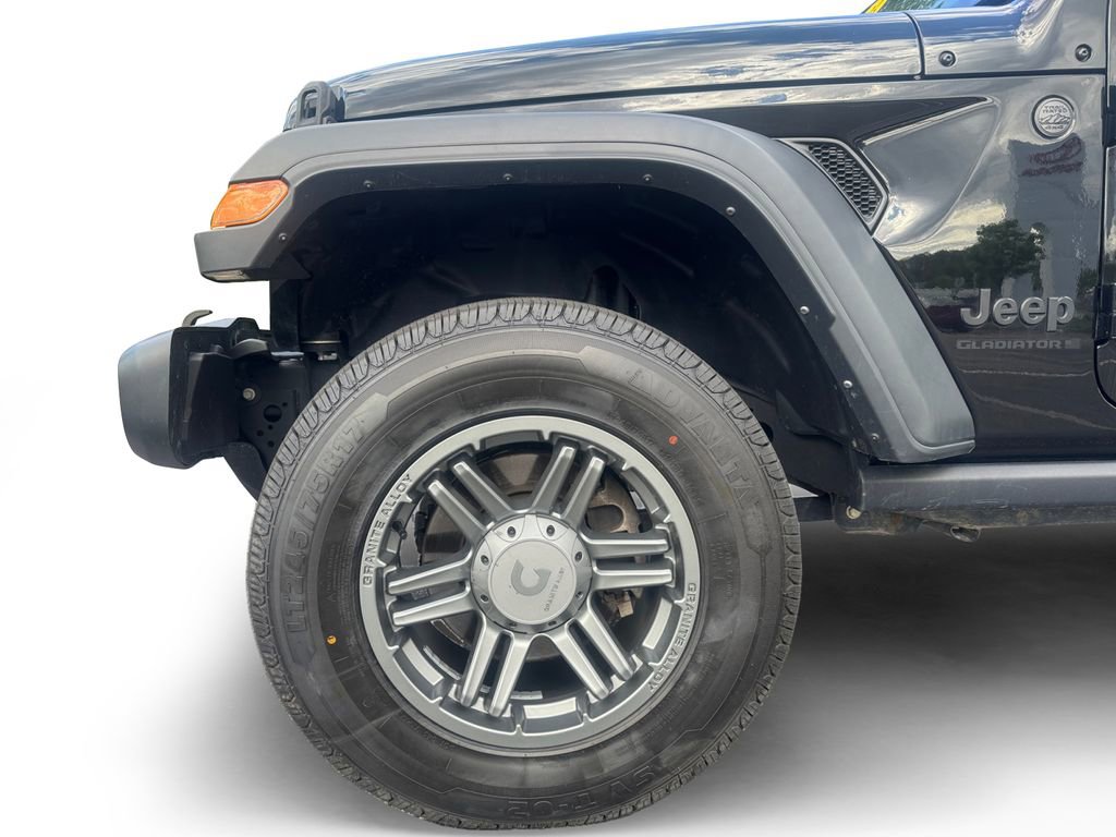 Used 2023 Jeep Gladiator Sport AWD/4WD image 14