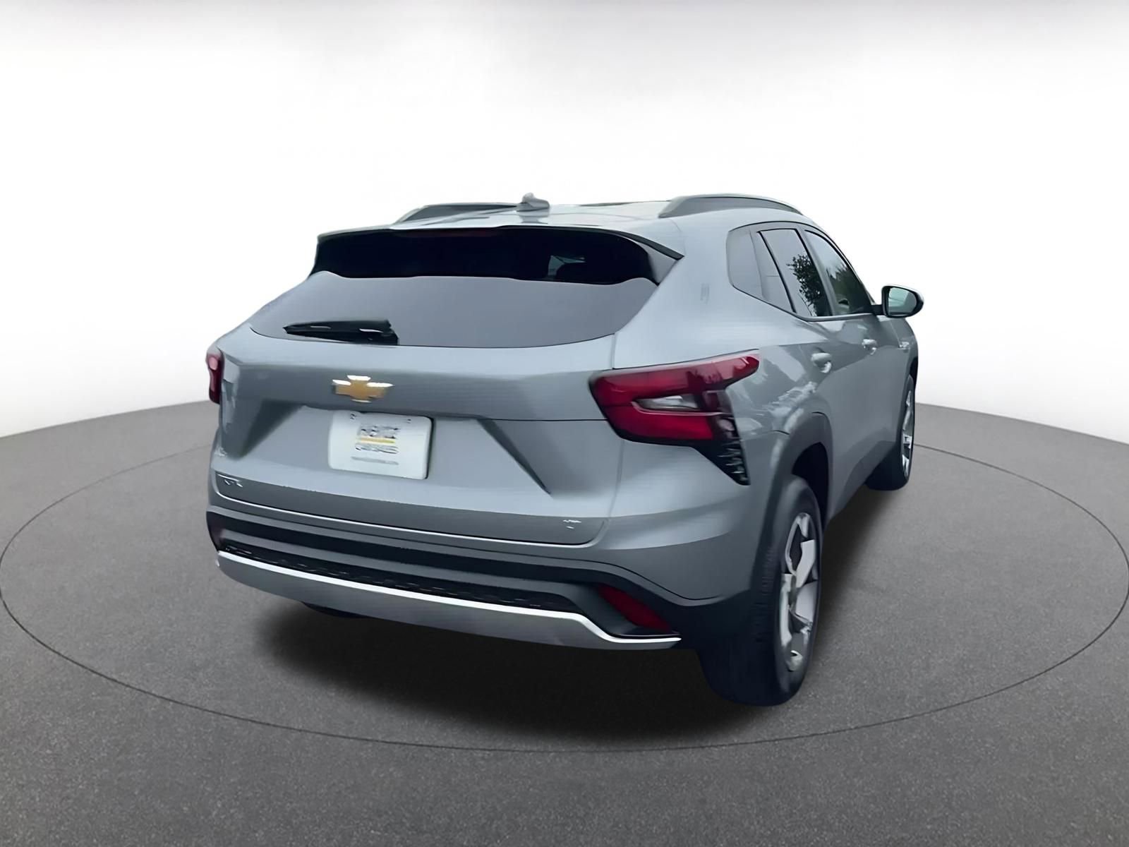 Used 2025 Chevrolet Trax LT image 14