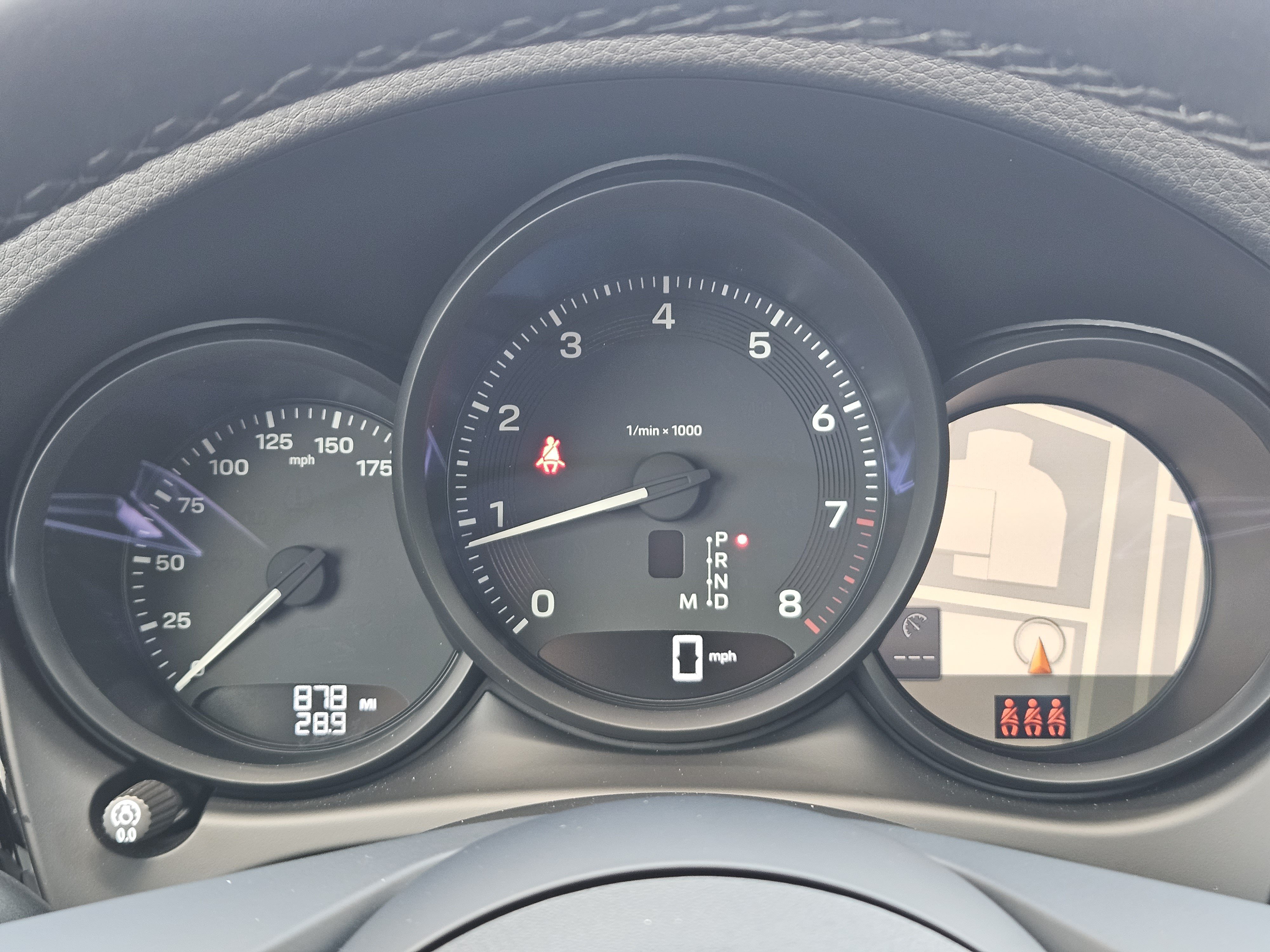 Certified 2025 Porsche Macan AWD/4WD image 16