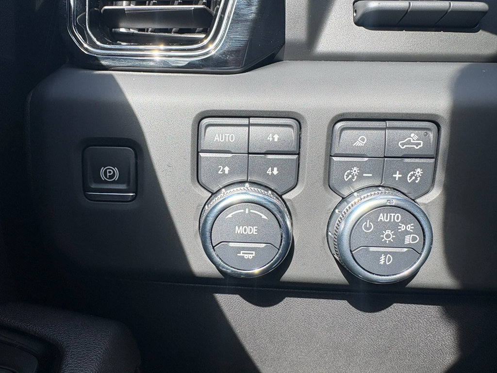 Used 2025 GMC Sierra 1500 AT4 w/ AT4 Premium Package image 29