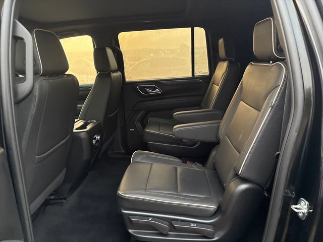 Used 2024 GMC Yukon XL SLT w/ SLT Luxury Package AWD/4WD image 9
