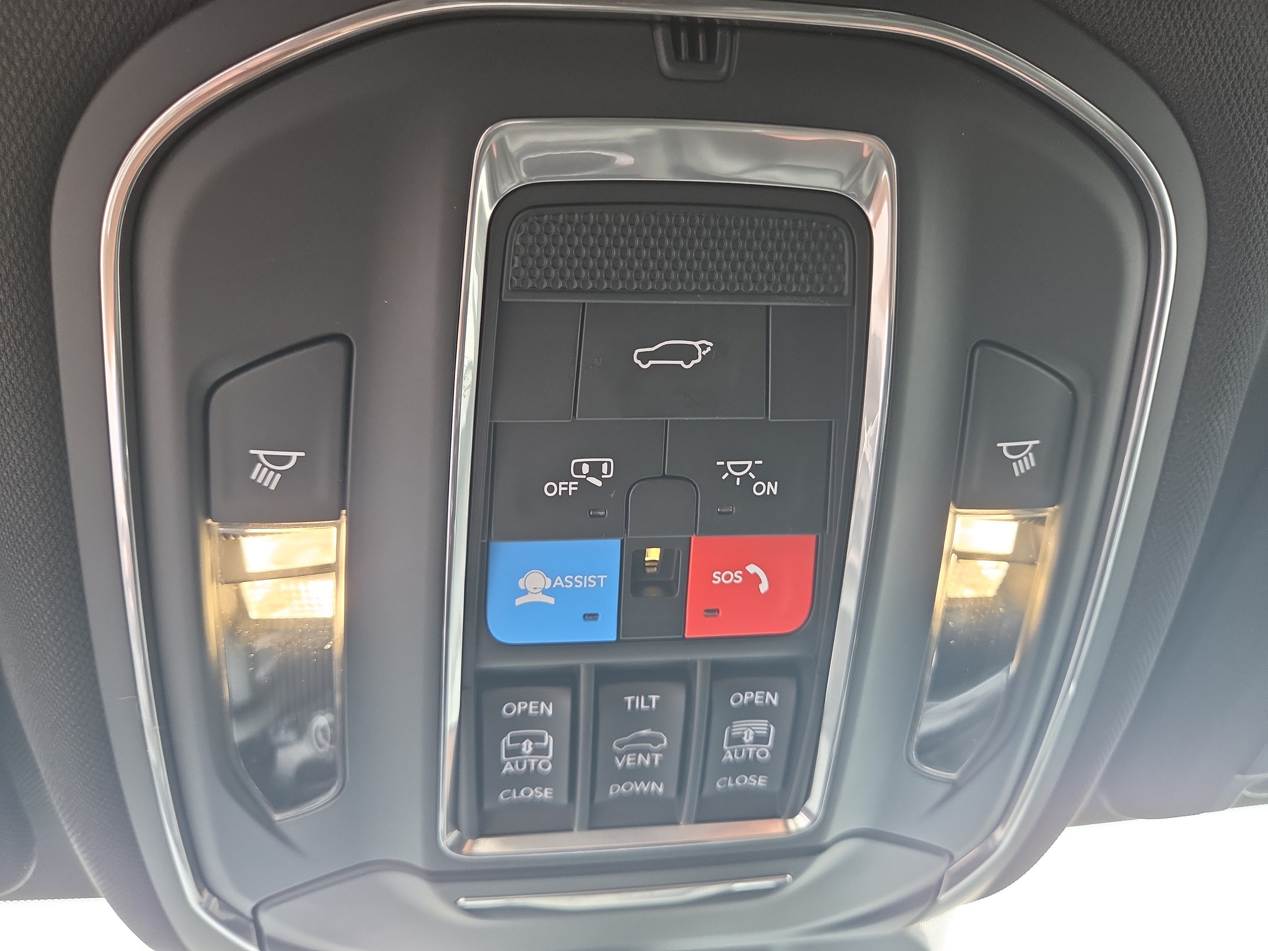 Certified 2025 Jeep Grand Cherokee Limited w/ Luxury Tech Group II AWD/4WD image 7