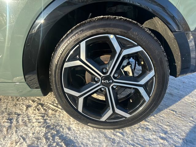 Used 2024 Kia Niro EX Touring image 13