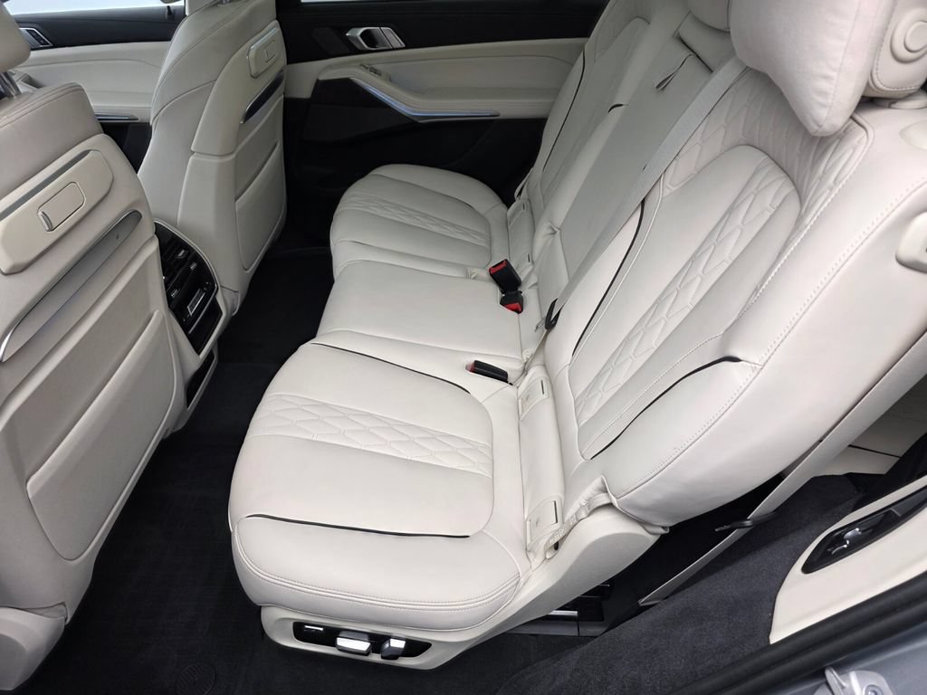 Certified 2024 BMW X7 xDrive40i w/ Premium Package AWD/4WD image 14