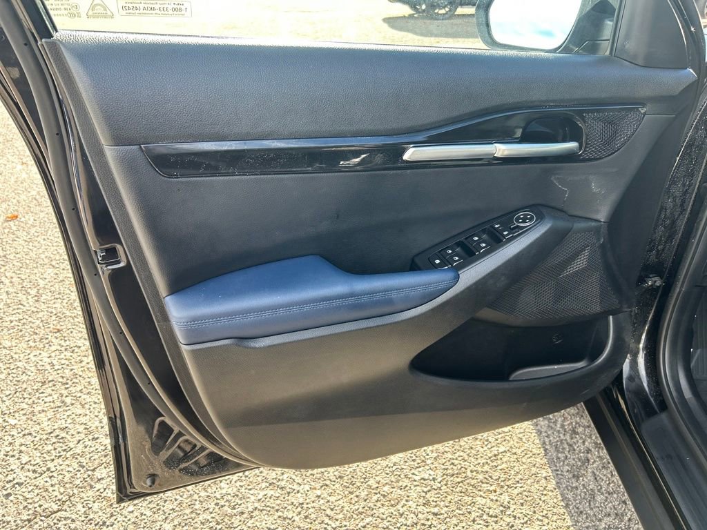 Certified 2025 Kia Seltos S image 13