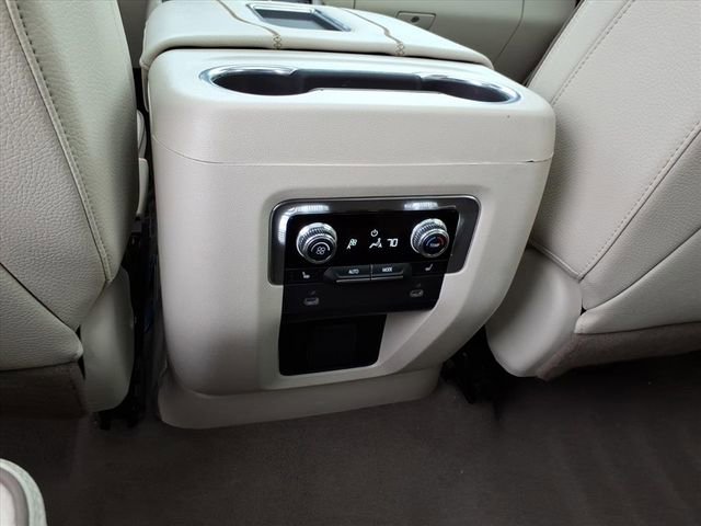 Used 2023 GMC Yukon Denali AWD/4WD image 17