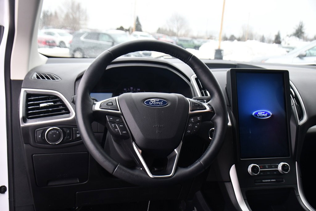 Used 2024 Ford Edge SEL w/ Convenience Package image 12
